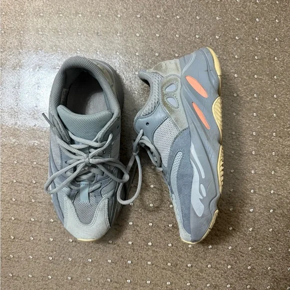 Yeezy Boost 700 Inertia - Picture 2 of 9